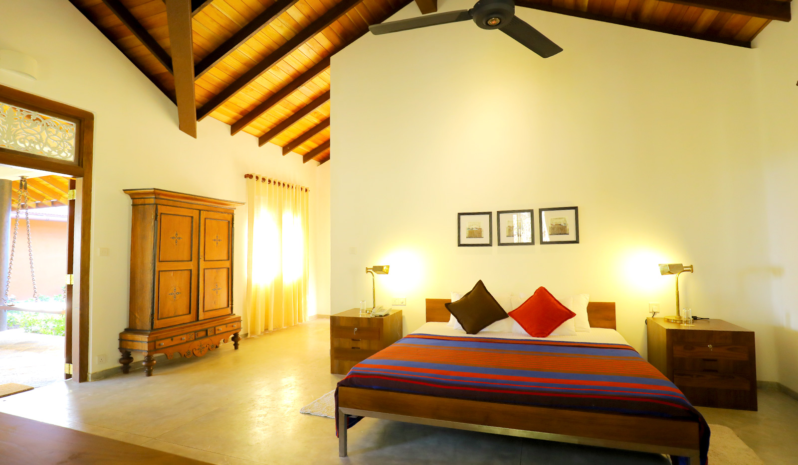 Makuludola-Bungalow-twin-bed-room